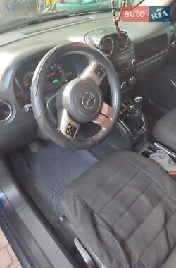 Внедорожник / Кроссовер Jeep Compass 2012 в 