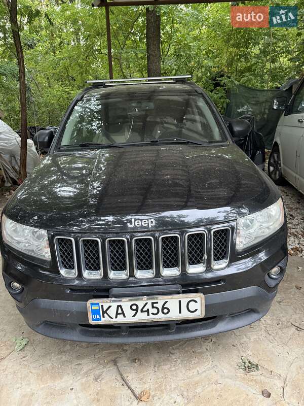 Внедорожник / Кроссовер Jeep Compass 2012 в 
