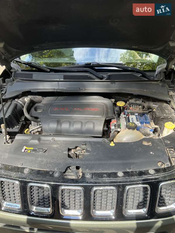 Внедорожник / Кроссовер Jeep Compass 2017 в Николаеве