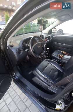 Внедорожник / Кроссовер Jeep Compass 2010 в 