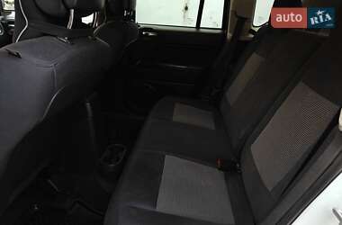Внедорожник / Кроссовер Jeep Compass 2014 в 