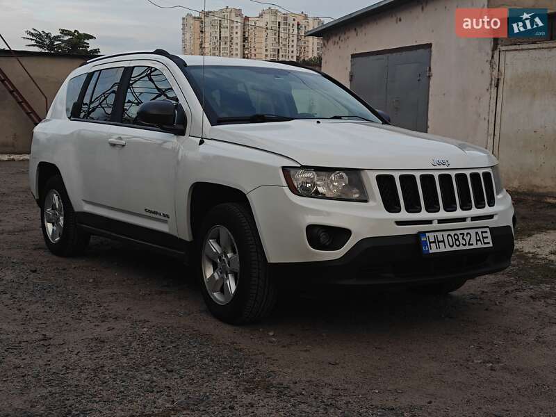 Внедорожник / Кроссовер Jeep Compass 2014 в 