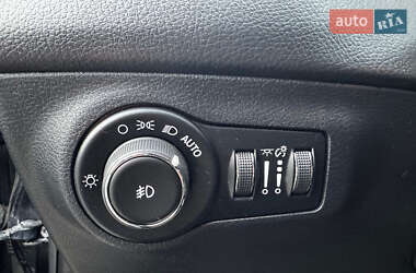 Внедорожник / Кроссовер Jeep Compass 2017 в 