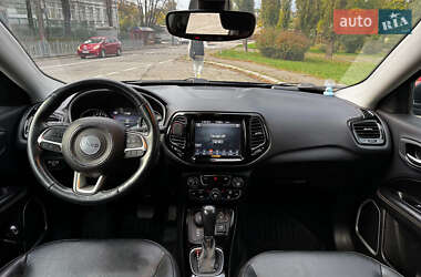 Внедорожник / Кроссовер Jeep Compass 2017 в 