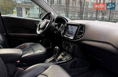 Внедорожник / Кроссовер Jeep Compass 2017 в 
