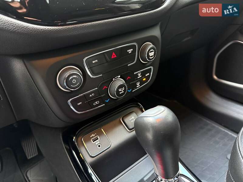 Позашляховик / Кросовер Jeep Compass 2019 в Києві фото 23 Позашляховик / Кросовер Jeep Compass 2019 в Києві