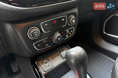 Внедорожник / Кроссовер Jeep Compass 2019 в 