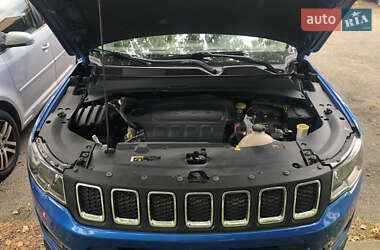 Внедорожник / Кроссовер Jeep Compass 2017 в 