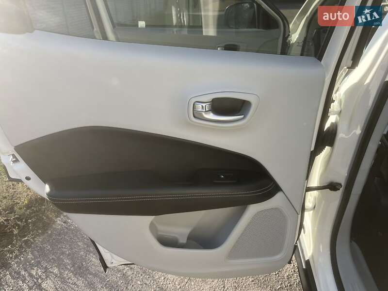 Внедорожник / Кроссовер Jeep Compass 2017 в Полтаве фото 29 Внедорожник / Кроссовер Jeep Compass 2017 в Полтаве