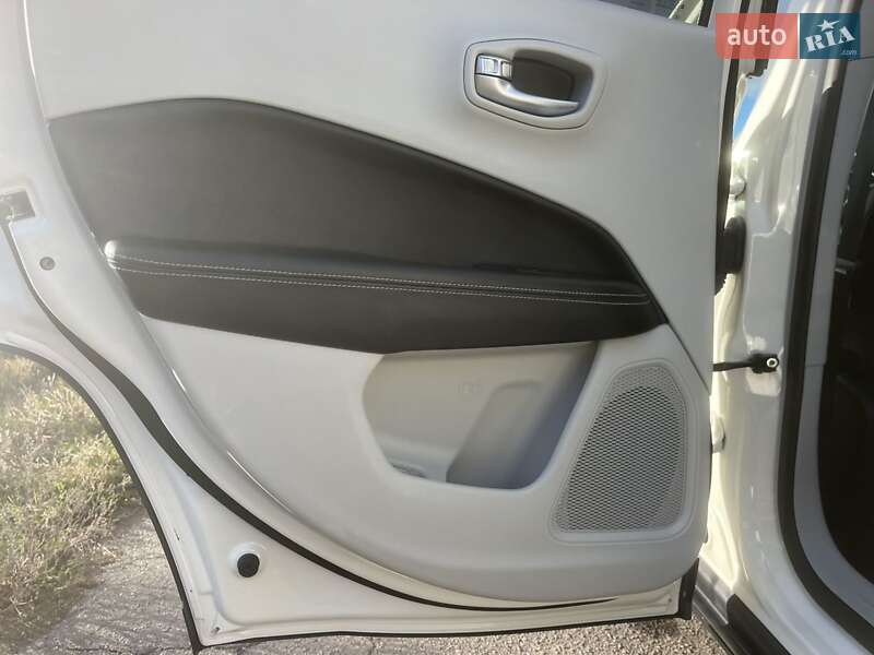 Внедорожник / Кроссовер Jeep Compass 2017 в Полтаве фото 39 Внедорожник / Кроссовер Jeep Compass 2017 в Полтаве