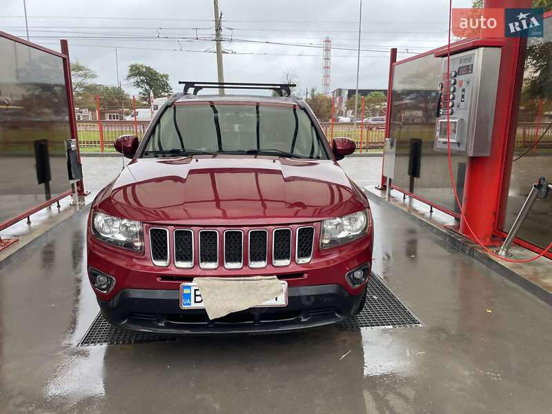Внедорожник / Кроссовер Jeep Compass 2013 в 