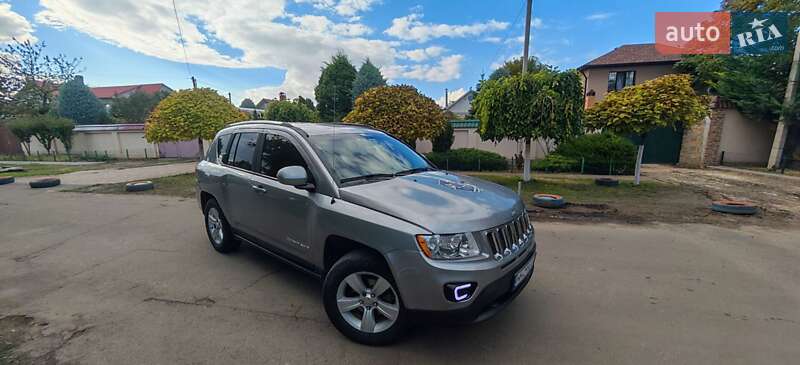 Внедорожник / Кроссовер Jeep Compass 2014 в 
