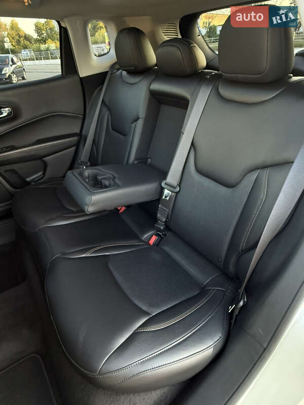 Позашляховик / Кросовер Jeep Compass 2017 в Києві фото 34 Позашляховик / Кросовер Jeep Compass 2017 в Києві