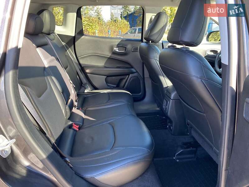 Внедорожник / Кроссовер Jeep Compass 2017 в Киеве
