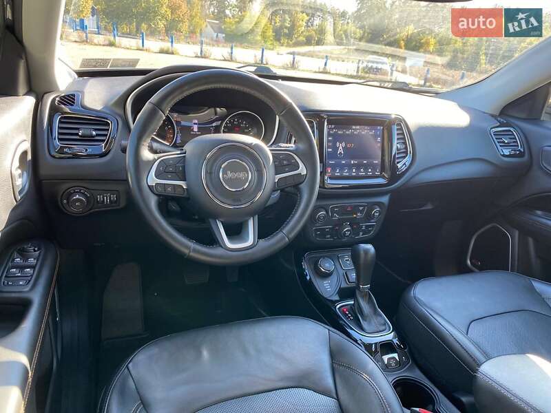 Внедорожник / Кроссовер Jeep Compass 2017 в Киеве
