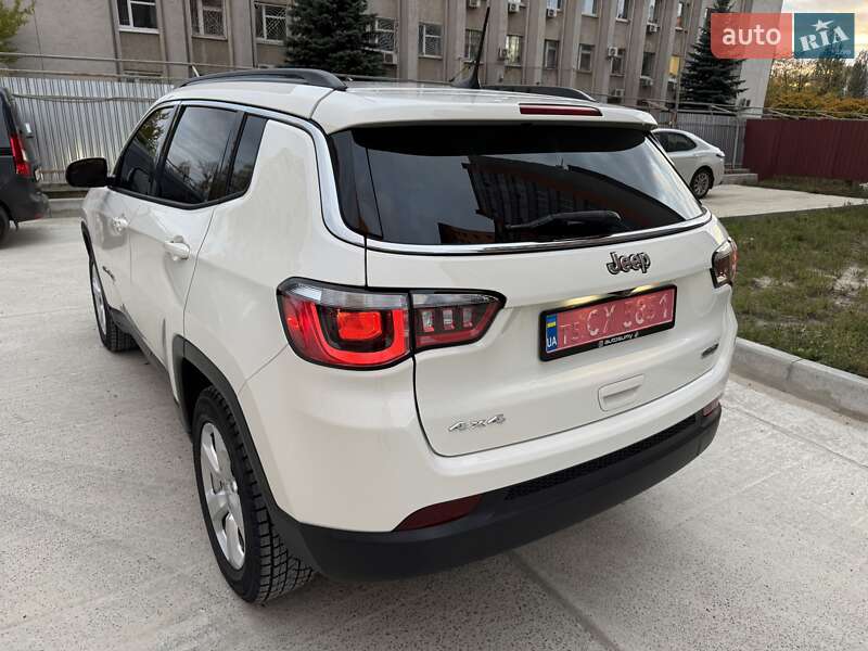 Внедорожник / Кроссовер Jeep Compass 2017 в Киеве