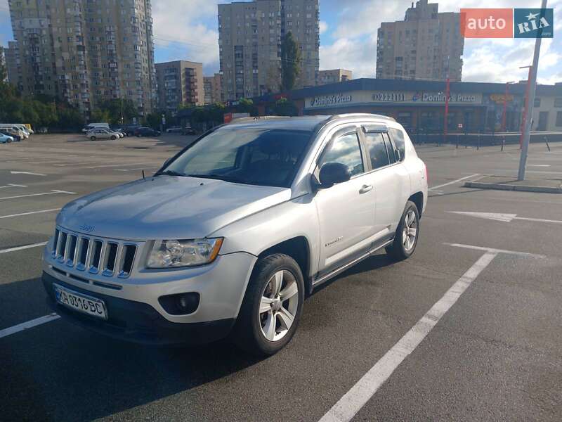 Внедорожник / Кроссовер Jeep Compass 2012 в Киеве