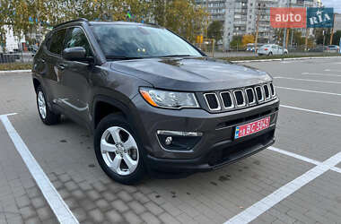 Внедорожник / Кроссовер Jeep Compass 2018 в 