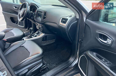 Внедорожник / Кроссовер Jeep Compass 2018 в 