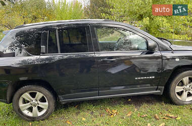 Внедорожник / Кроссовер Jeep Compass 2012 в 