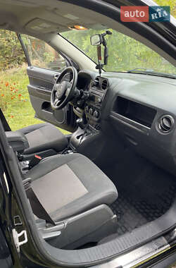 Внедорожник / Кроссовер Jeep Compass 2012 в 
