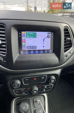 Внедорожник / Кроссовер Jeep Compass 2017 в 