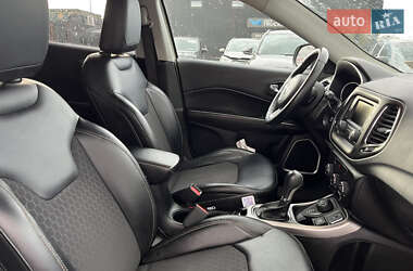 Внедорожник / Кроссовер Jeep Compass 2017 в 