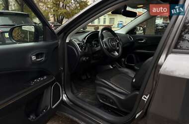 Внедорожник / Кроссовер Jeep Compass 2017 в 