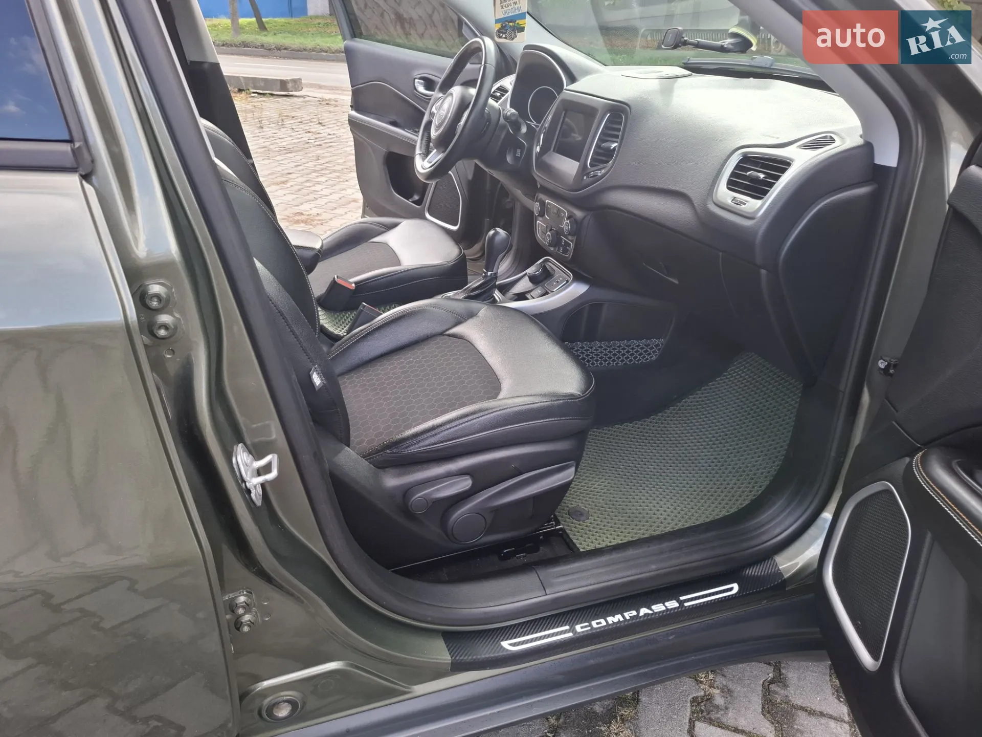 2017 Jeep Compass - мініатюра 35