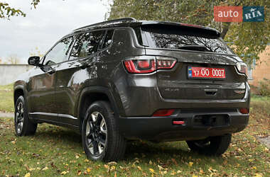 Внедорожник / Кроссовер Jeep Compass 2018 в 