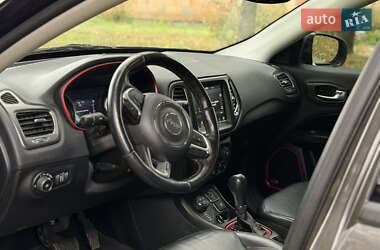 Внедорожник / Кроссовер Jeep Compass 2018 в 