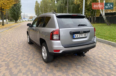 Позашляховик / Кросовер Jeep Compass 2016 в  фото 3 Позашляховик / Кросовер Jeep Compass 2016 в
