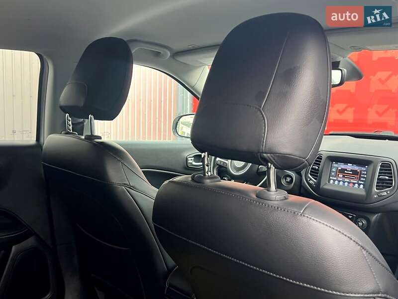Внедорожник / Кроссовер Jeep Compass 2017 в Киеве