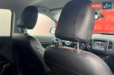 Позашляховик / Кросовер Jeep Compass 2017 в 