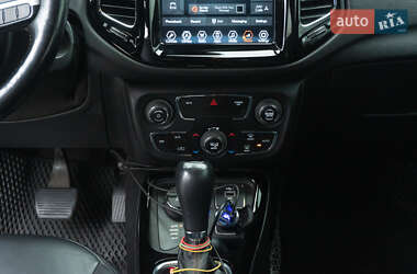 Позашляховик / Кросовер Jeep Compass 2020 в 