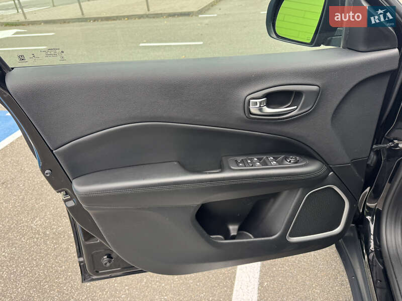 Позашляховик / Кросовер Jeep Compass 2018 в Києві фото 25 Позашляховик / Кросовер Jeep Compass 2018 в Києві