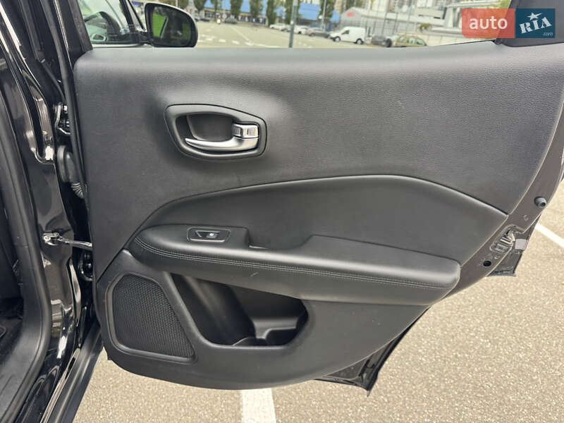 Позашляховик / Кросовер Jeep Compass 2018 в Києві фото 19 Позашляховик / Кросовер Jeep Compass 2018 в Києві