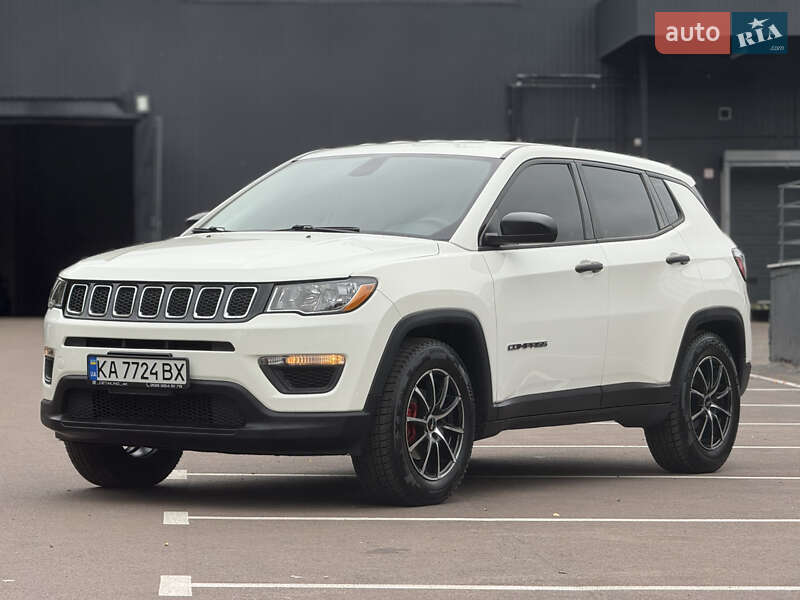 Позашляховик / Кросовер Jeep Compass 2017 в  фото Позашляховик / Кросовер Jeep Compass 2017 в
