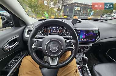 Внедорожник / Кроссовер Jeep Compass 2018 в 