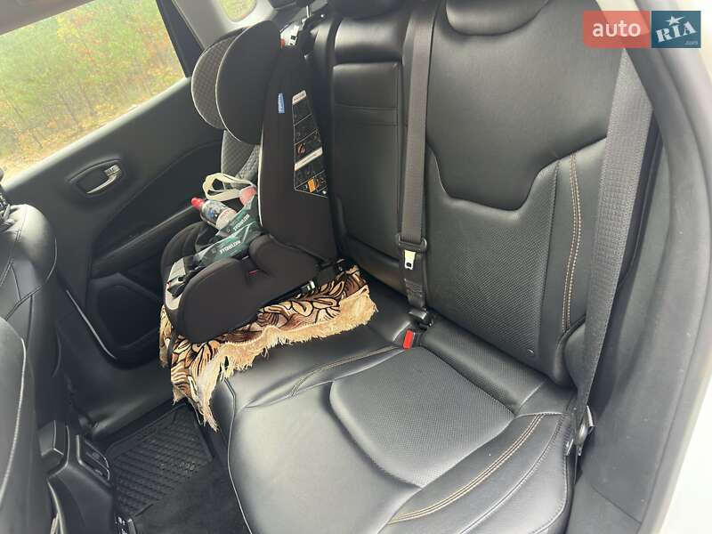 Внедорожник / Кроссовер Jeep Compass 2017 в Здолбунове