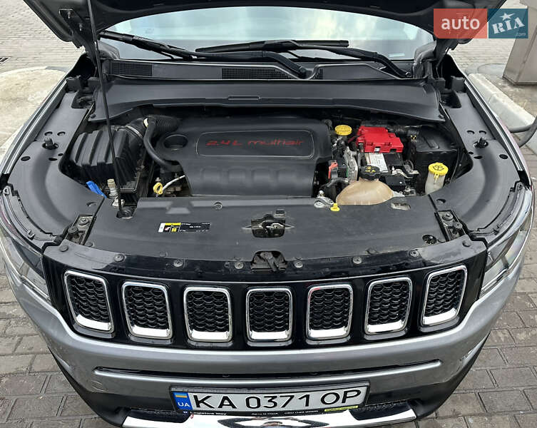 Внедорожник / Кроссовер Jeep Compass 2019 в Киеве