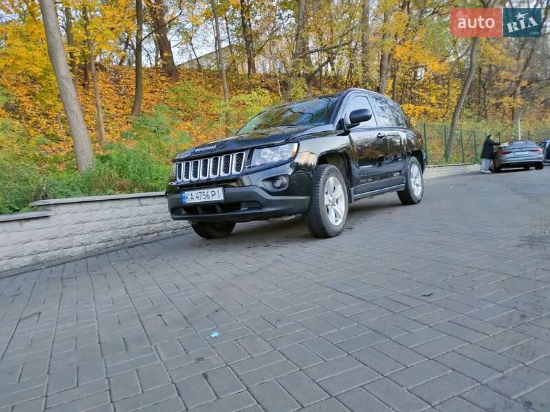 Внедорожник / Кроссовер Jeep Compass 2016 в Киеве