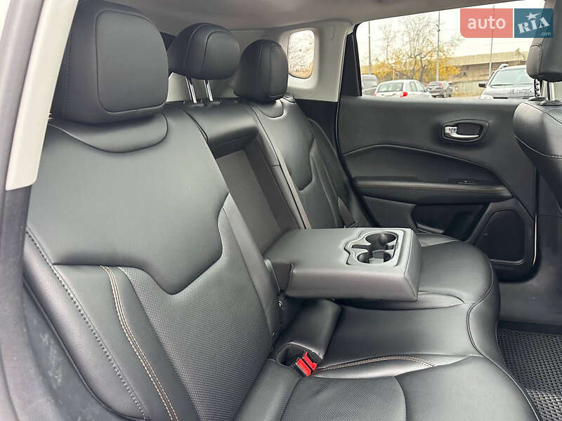 Внедорожник / Кроссовер Jeep Compass 2018 в Киеве