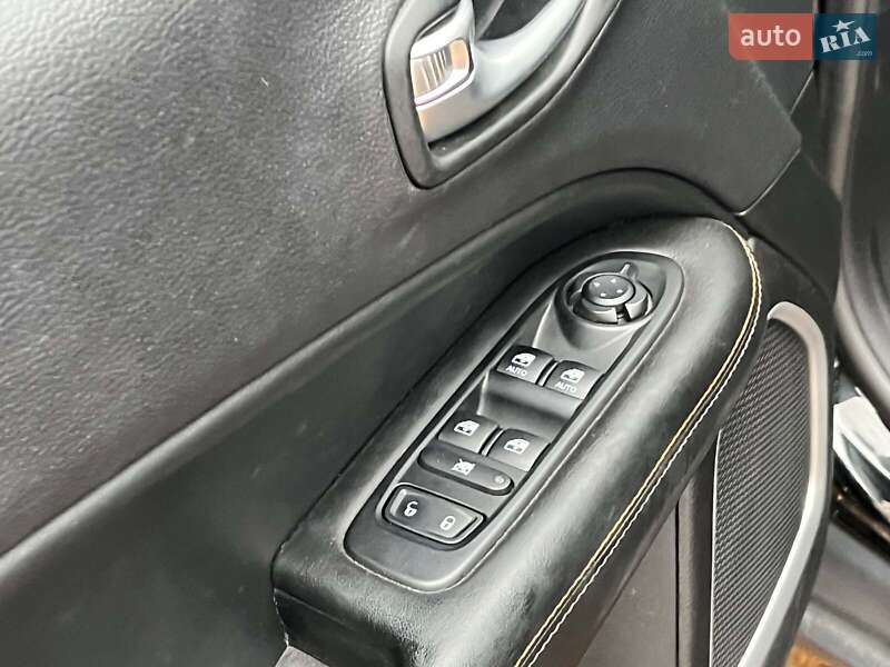 Внедорожник / Кроссовер Jeep Compass 2017 в Киеве фото 25 Внедорожник / Кроссовер Jeep Compass 2017 в Киеве