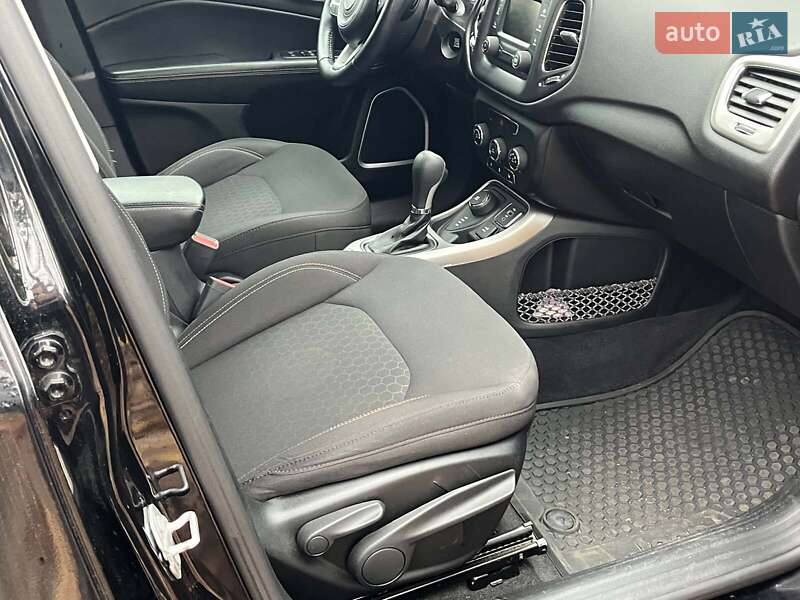 Внедорожник / Кроссовер Jeep Compass 2017 в Киеве фото 32 Внедорожник / Кроссовер Jeep Compass 2017 в Киеве