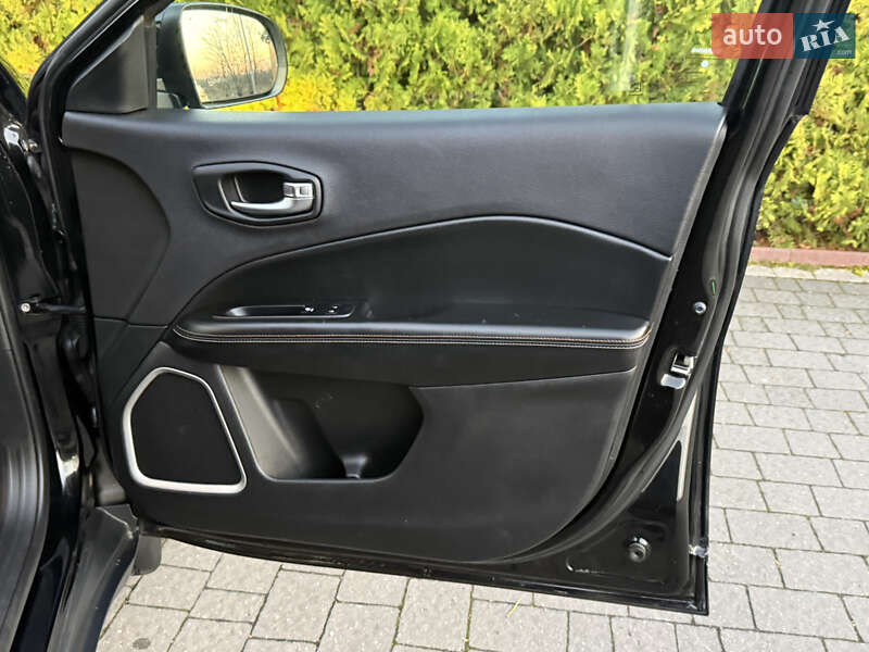 Внедорожник / Кроссовер Jeep Compass 2019 в Стрые