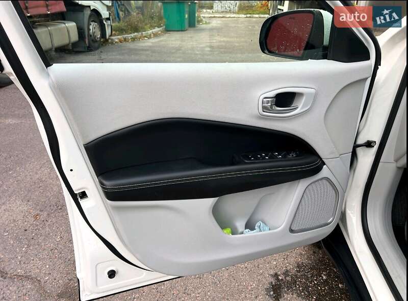 Внедорожник / Кроссовер Jeep Compass 2018 в Черкассах фото 17 Внедорожник / Кроссовер Jeep Compass 2018 в Черкассах