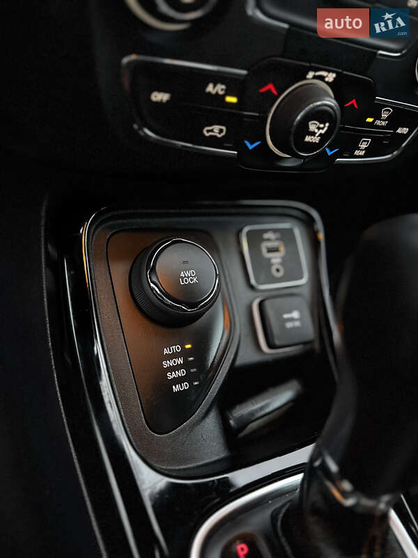 Позашляховик / Кросовер Jeep Compass 2020 в Києві фото 31 Позашляховик / Кросовер Jeep Compass 2020 в Києві