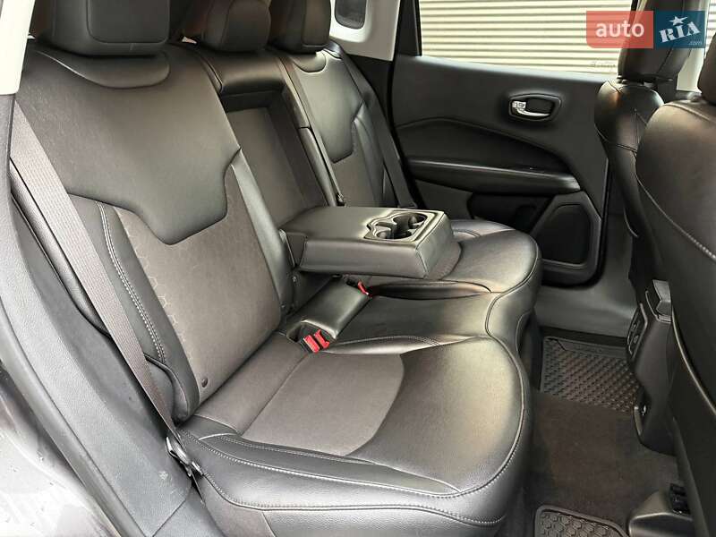 Внедорожник / Кроссовер Jeep Compass 2019 в Киеве фото 12 Внедорожник / Кроссовер Jeep Compass 2019 в Киеве