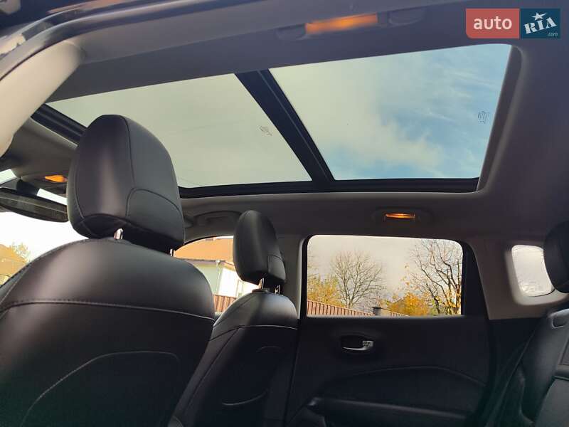 Внедорожник / Кроссовер Jeep Compass 2018 в Дубно